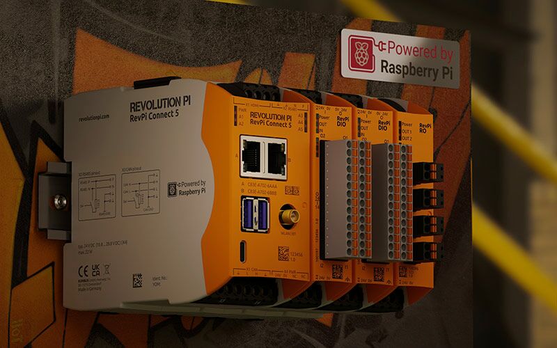 Several Revolution Pi devices on DIN Rail